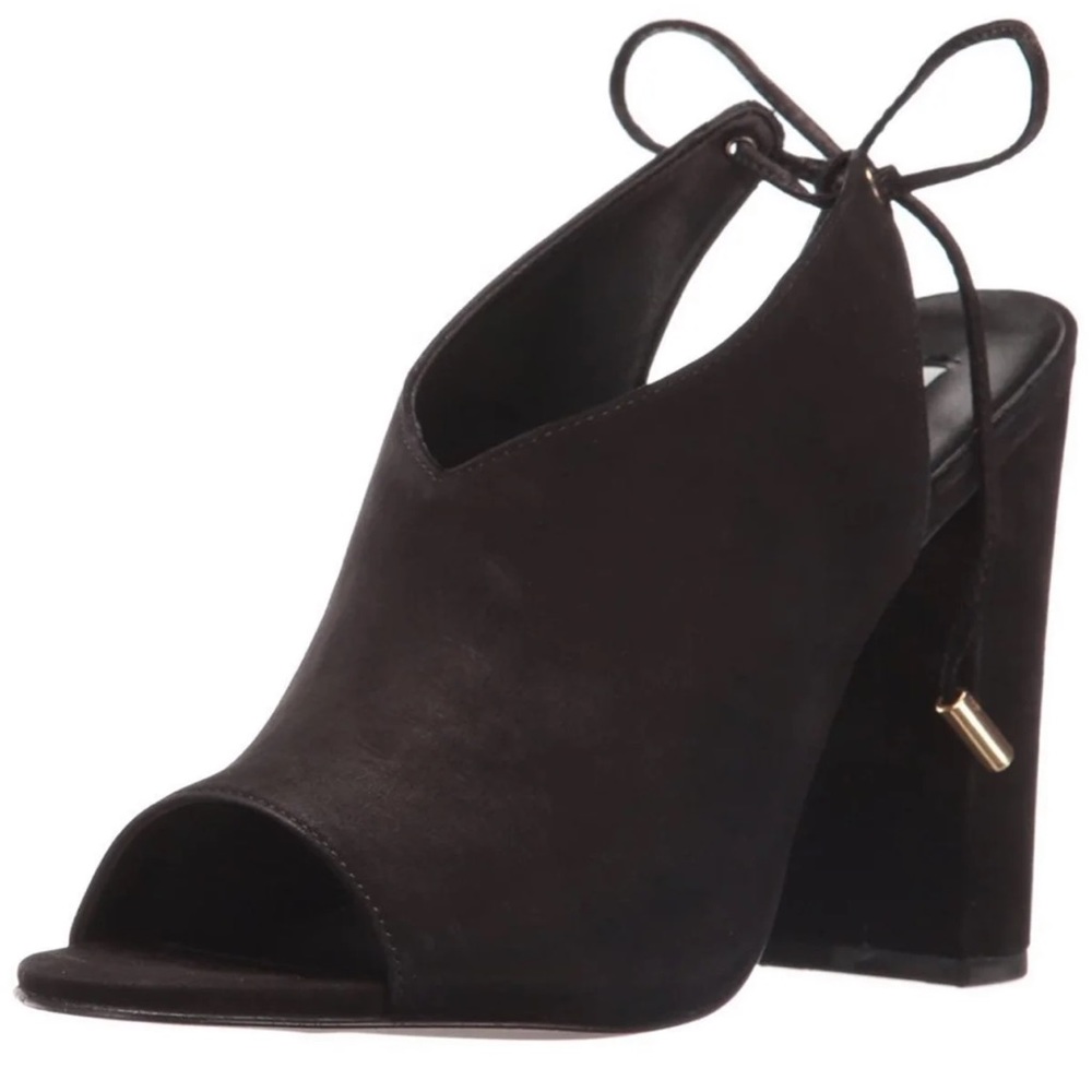 ✔️ SOLD! ✔️ Steve Madden Saffron Mules